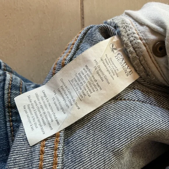 Carve Designs Carson Straight Leg Jeans 6 - Picture 3 of 7